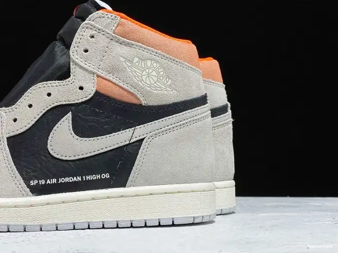 HYPE 555088-018 Jordan OG Air Grey Neutral 1 High Retro 0422